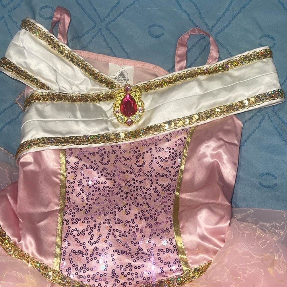 Gently used worn once original Disney gown size 7/8